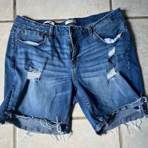 Vigoss Marley shorts. Size 16, 7 inch inseam uncuffed.